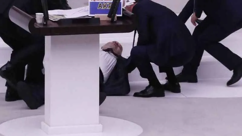 Saadet-Gelecek grubu düştü