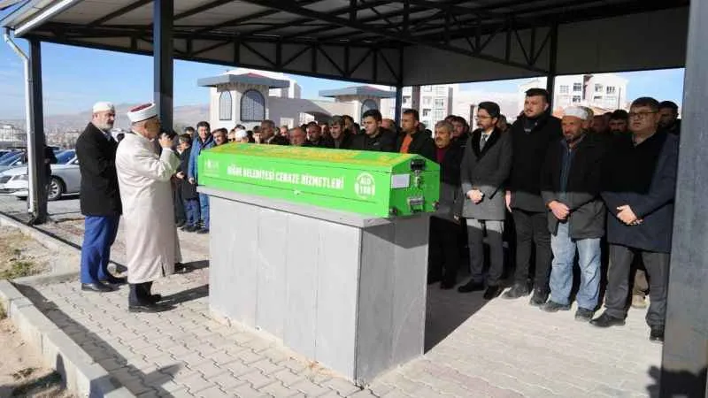 Niğde Gazozu Fabrikası'nda kimyasal maddeden zehirlenen işçi toprağa verildi