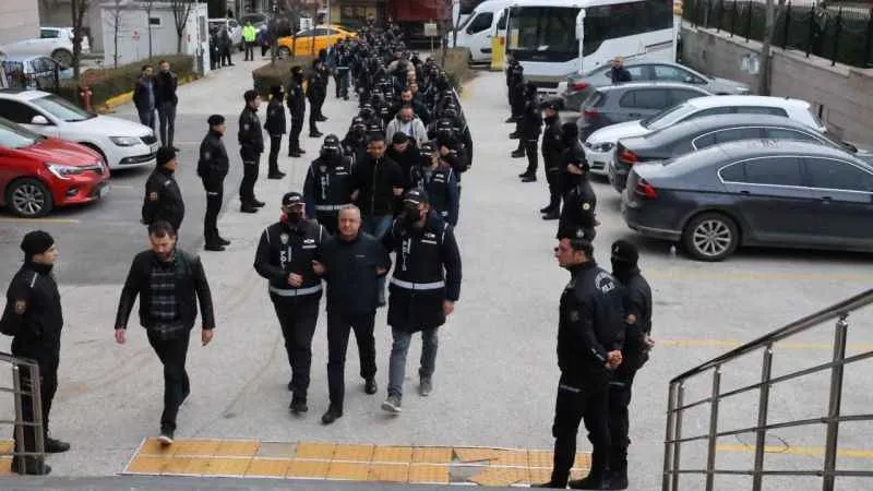 Kafes-18 Operasyonu'nda 20 şüpheli adliyede