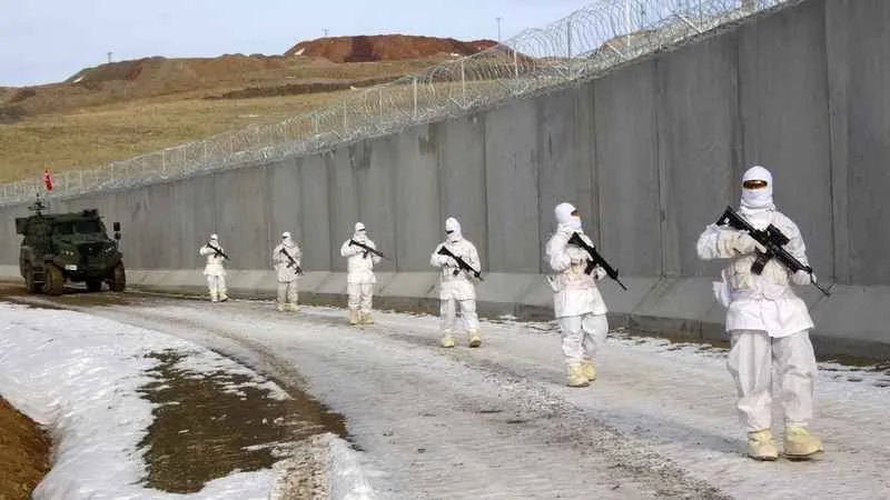 Sınır birlikleri kuş uçurtmuyor