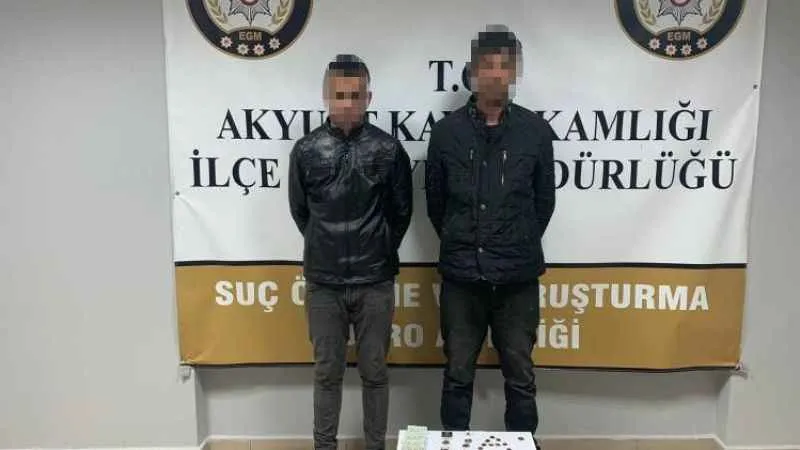 Kendilerini MİT mensubu olarak tanıtarak 400 bin TL dolandırdılar: 2 tutuklama