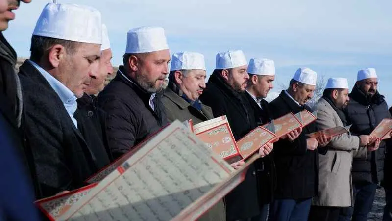 Erzurum’un 500 yıllık kadim geleneği dualarla başladı