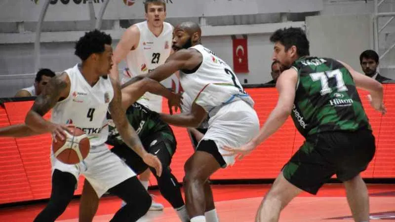 Türkiye Sigorta Basketbol Süper Ligi: Aliağa Petkimspor: 112 - Darüşşafaka: 78