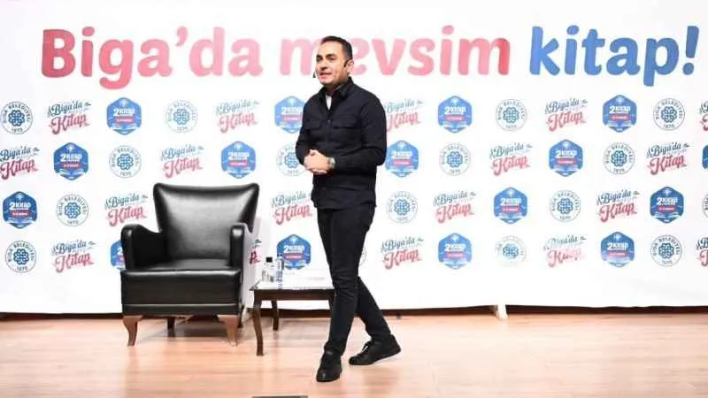 Ünlü psikolog Biga Kitap Festivali’ndeydi