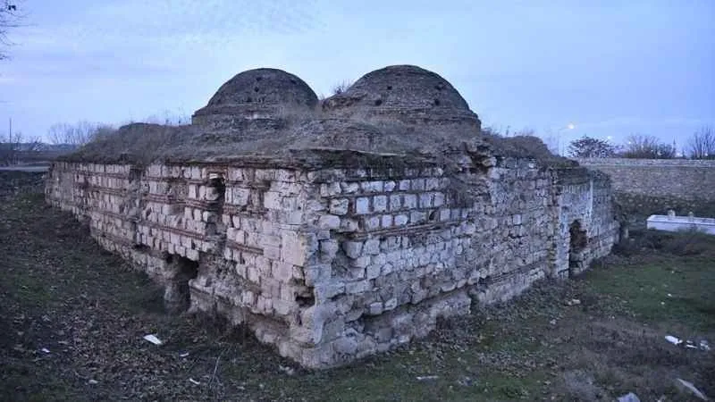 Bakanlık atıl durumdaki tarihi eserleri ayağa kaldıracak