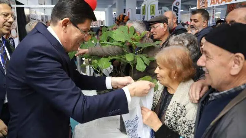 Nazilli Tarım Fuarı'nı ilk 7 saatte 10 bin kişi ziyaret etti