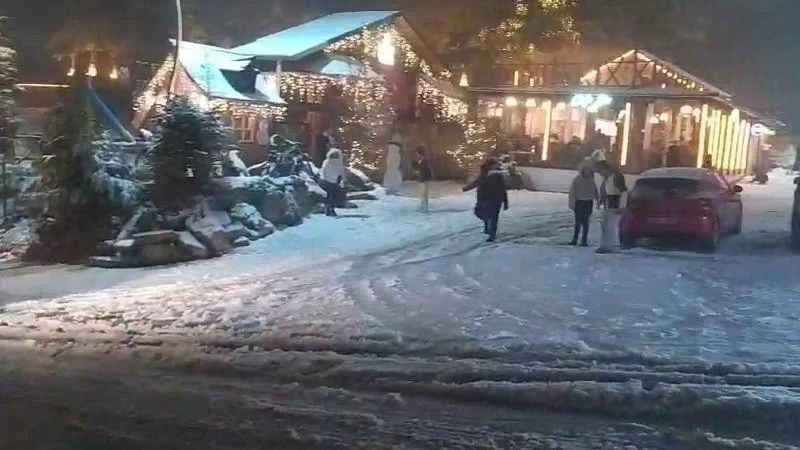 Ünlü turizm merkezi Kartepe’de kar yağışı etkili oluyor