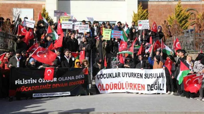 Filistin için Ahlat’ta yürüyüş yapıldı