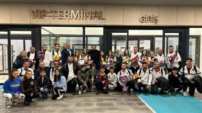 Golbol Milli Takım kafilesi İstanbul'a geldi