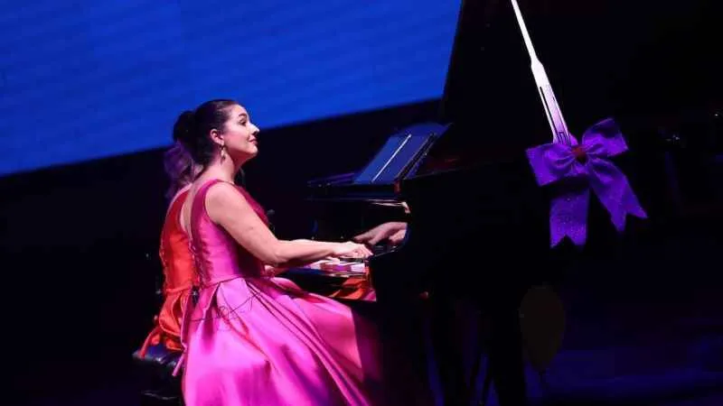 Piyano Festivali'nde sahnede çocuklar vardı