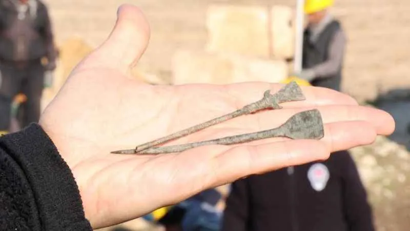 Zerzevan’da 1800 yıllık ameliyat aleti bulundu