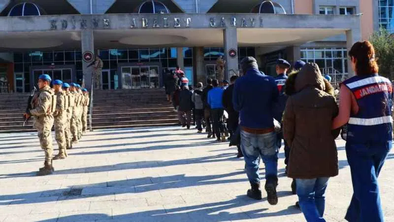 Terör örgütü şüphelileri Yunanistan’a kaçamadan yakalandı