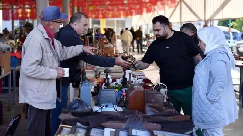  Mersinli antika tutkunları bu pazarda buluşuyor