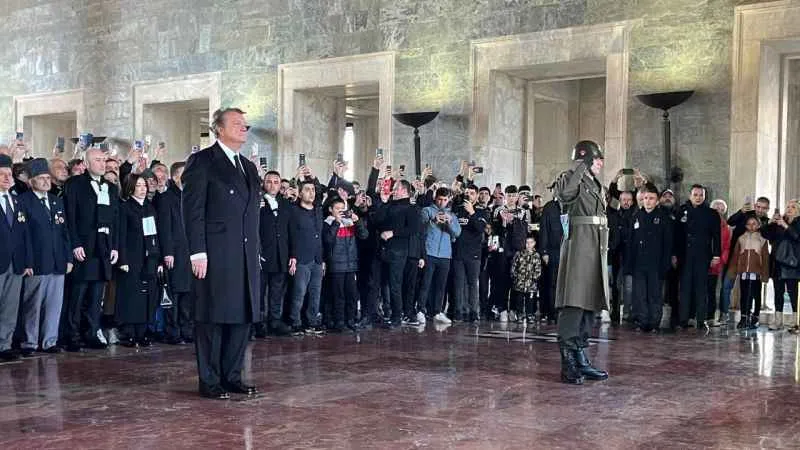 Hasan Arat ve heyeti Anıtkabir'de