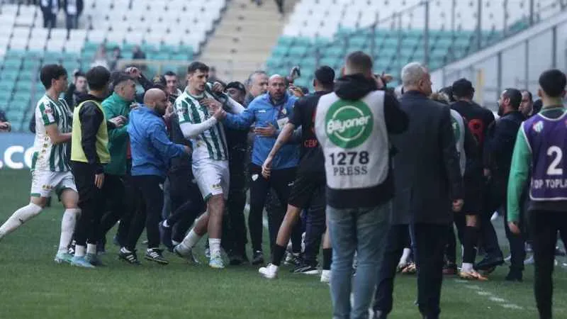 Diyarbekirspor maçındaki olaylar sebebiyle Bursasporlu 7 futbolcuya PFDK’dan men cezası