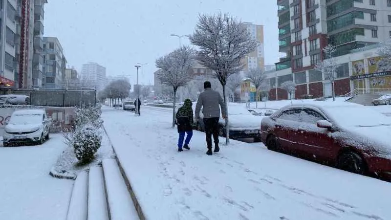 Kastamonu'da kar sürprizi