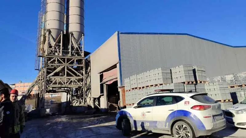 Beton tankına düşen işçinin cenazesi çıkartıldı