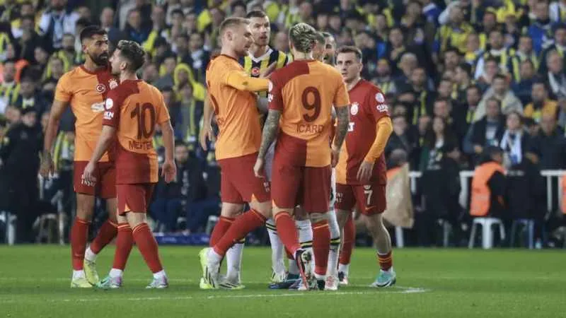 Galatasaray Icardi'nin yerde kaldığı pozisyonu paylaştı