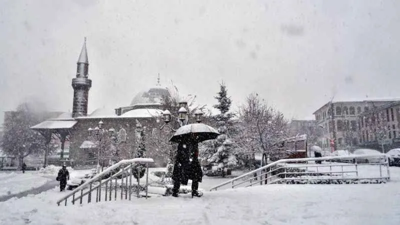 Erzurum'da eğitim öğretime 1 günlük ara