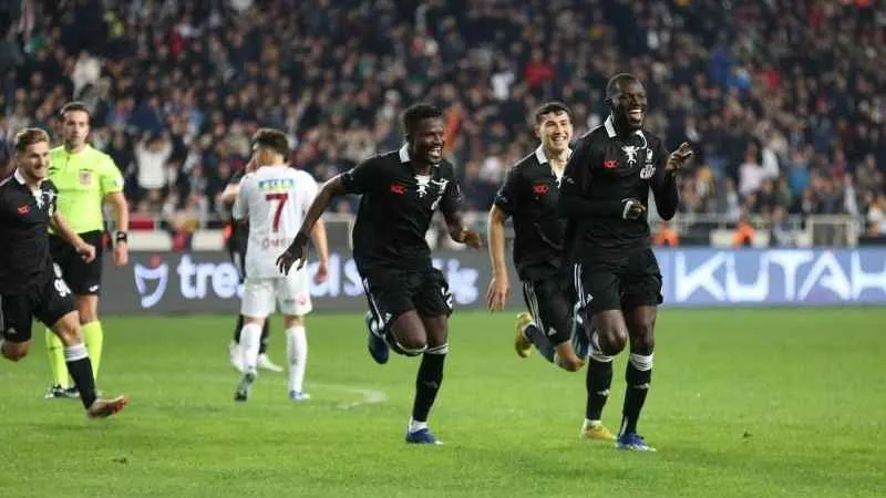 Beşiktaş, Hatayspor'u deplasmanda mağlup etti