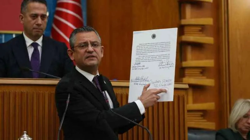 Özgür Özel: “Sizi meşrulaştıracak hiçbir belgenin altına imza atmayacağız”