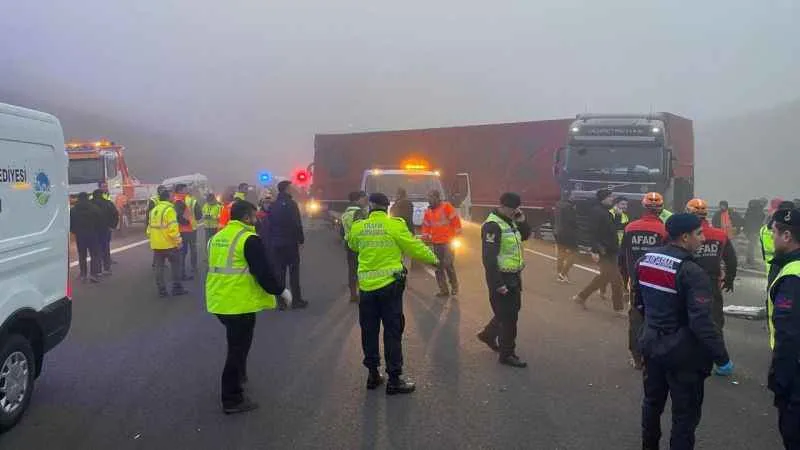Kuzey Marmara Otoyolu'nda zincirleme kaza: Ölü ve yaralılar var