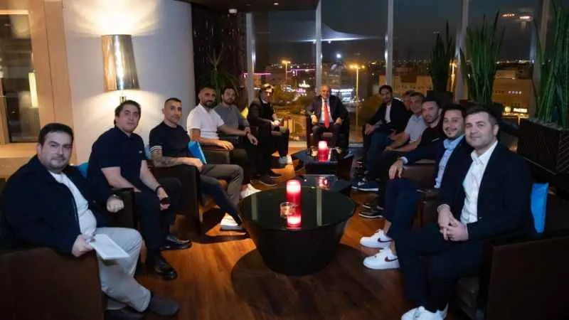 TFF Başkanı Büyükekşi, Türk futbolunun unutulmaz isimleriyle bir araya geldi