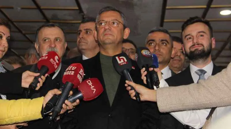 Özgür Özel’den Fenerbahçe ve Galatasaray’a tebrik