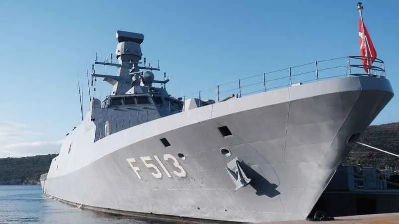 TCG Burgazada, İzmir Foça Limanı'nda