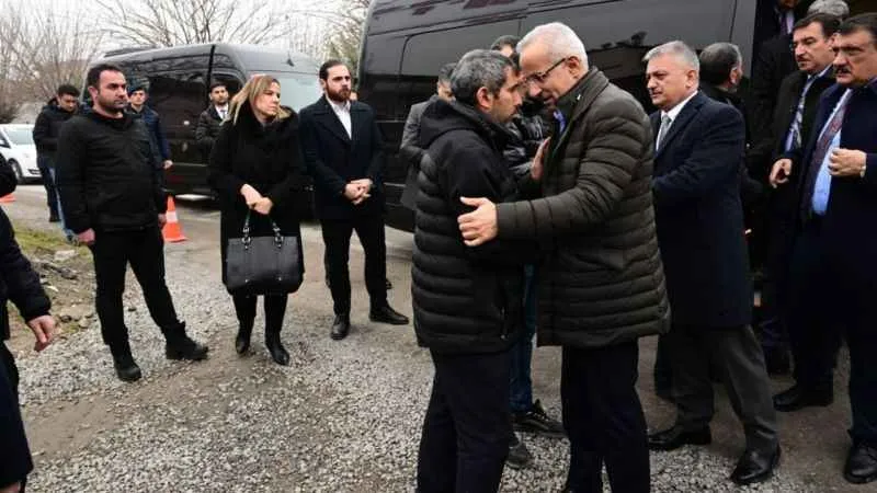Bakan Uraloğlu’ndan şehit ailesine ziyaret