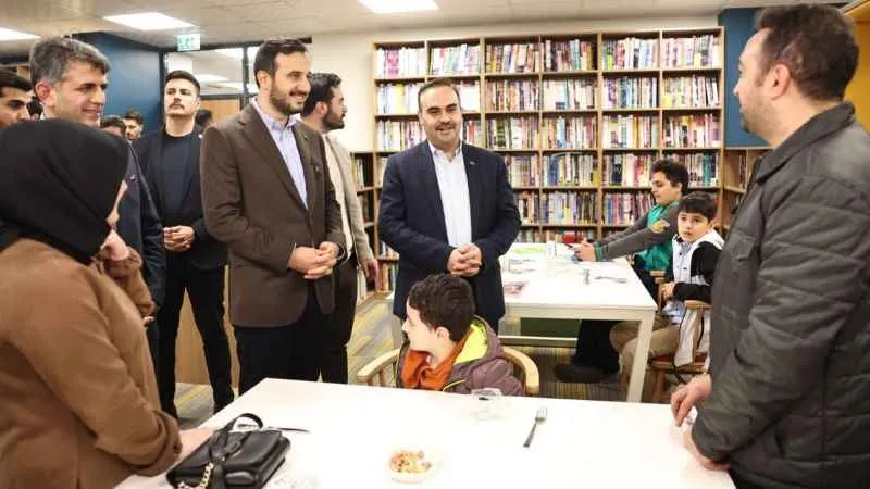 Bakan Kacır: Cumhuriyetin ikinci asrına damgamızı vurmaya eminiz