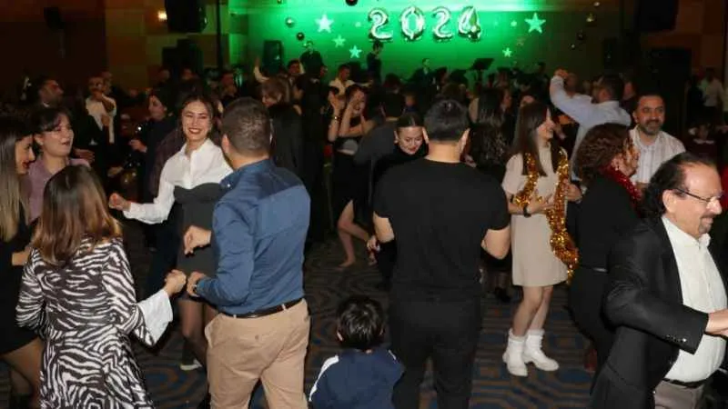 İranlı turistler, yeni yılı Van’da kutladı