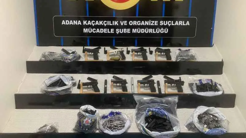 Silah üretimi yapılan iki eve baskın