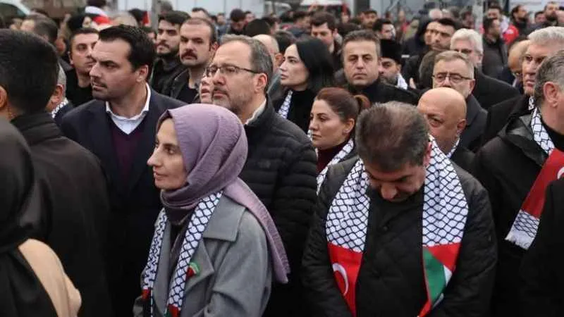 Kasapoğlu: Gazze'deki katliamı dünya izliyor