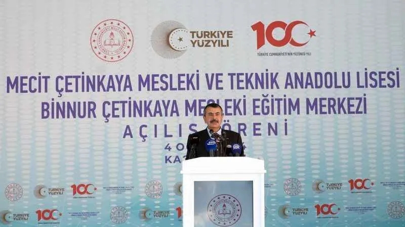 Bakan Tekin'den meslek liseleri ve meslek eğitim merkezleri ile ilgili açıklama 