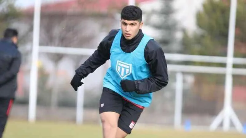 Sivassporlu Yunus Emre'ye İngiltere yolu gözüktü