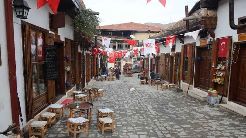 Türkiye'de ilk: Kadın esnaf sokağı