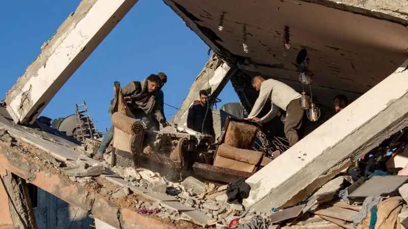 İsrail, Gazze'de 22 bin 835 kişiyi katletti