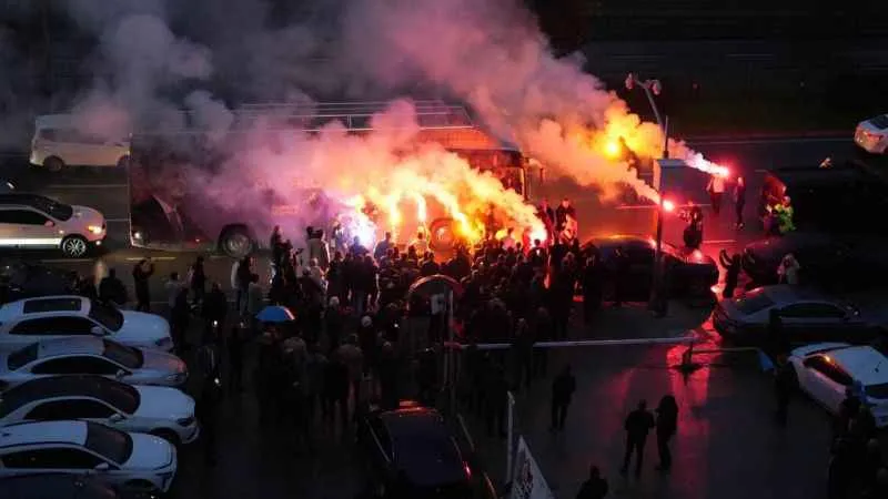 Çarşamba Belediye Başkanı Halit Doğan, Samsun'a gelişinde coşkuyla karşılandı