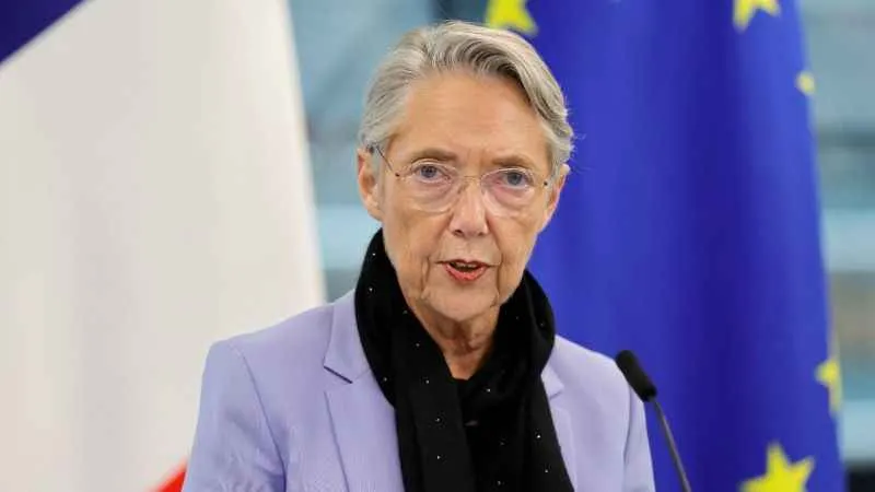 Fransa'nın ikinci kadın başbakanı istifa etti