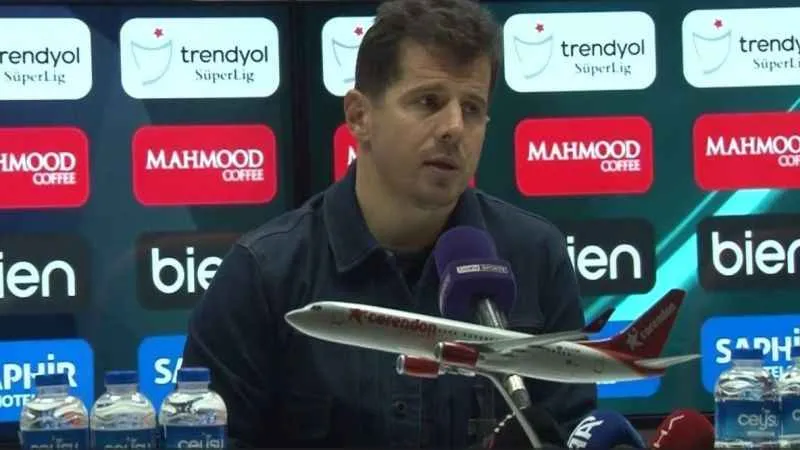 Emre Belözoğlu: Zor şartlarda oynayan sporcu kardeşlerimi tebrik ediyorum