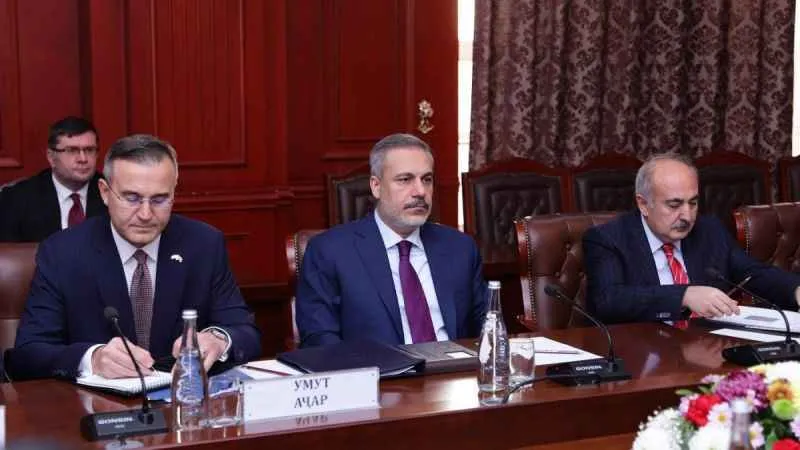 Bakan Fidan'dan , Tacik mevkidaşı Muhriddin ve Kırgızistan Cumhurbaşkanı Rahman'a ziyaret 