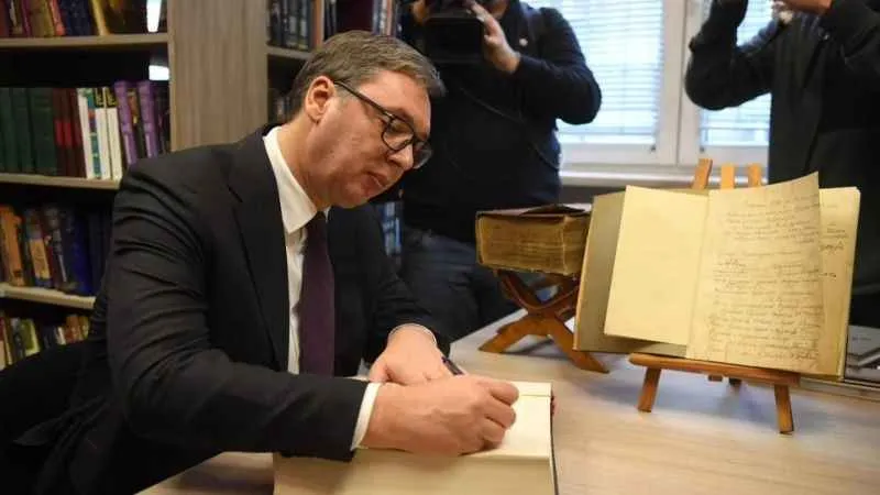 Vucic: Silahlanmakta biz de geride kalmayacağız