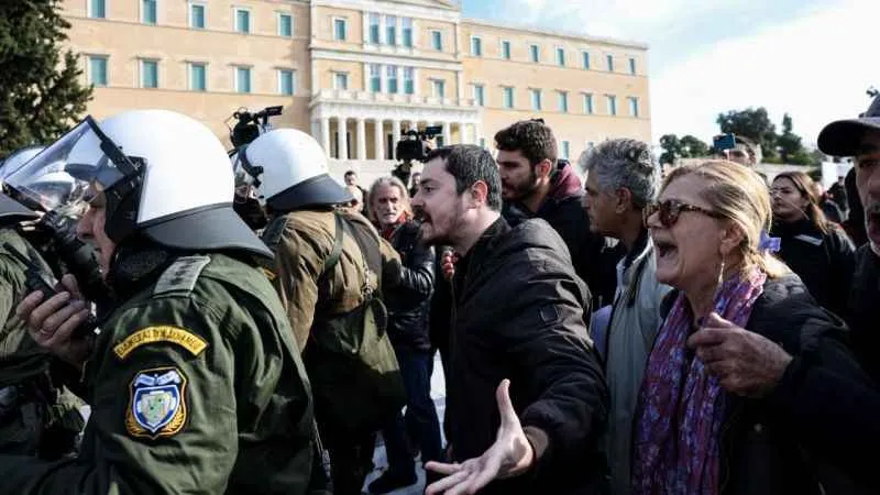 Yunanistan’da özel üniversite kurulmasına izin veren yasa tasarısına tepki 