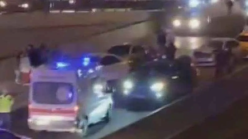 Başkentte 8 araç birbirine girdi