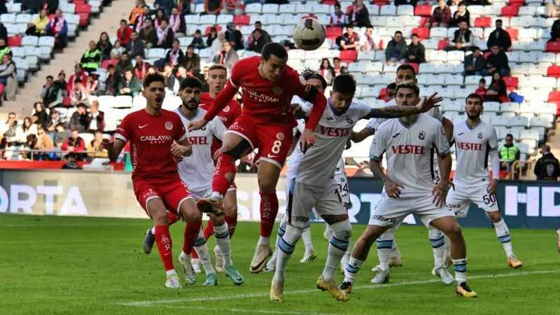 Trabzonspor, Antalya'da üstünlüğü koruyamadı