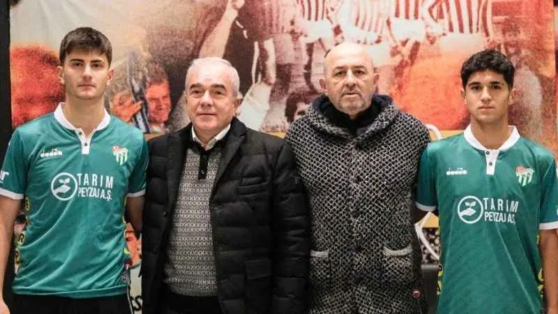 Bursaspor'da iki yeni profesyonel sözleşme