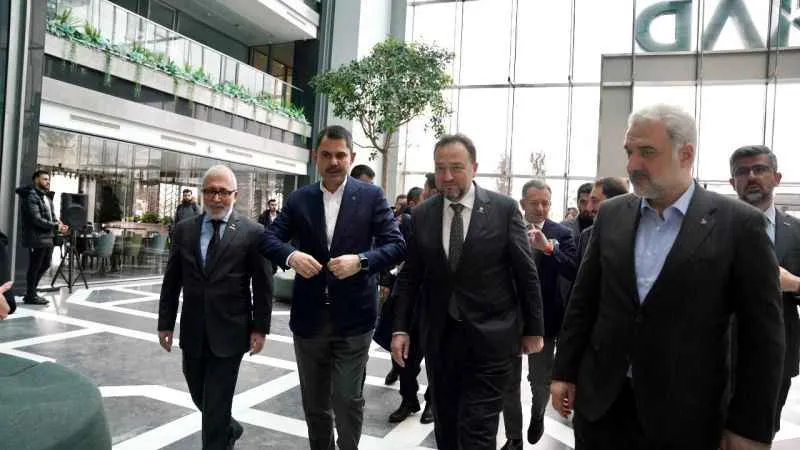 MÜSİAD'ı ziyaret eden Murat Kurum'dan Genel Başkan Asmalı'ya teşekkür