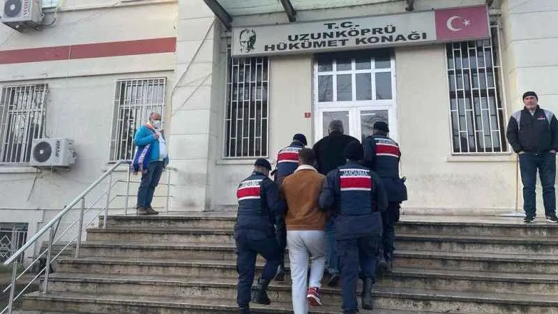 Edirne'de 4 terör örgütü üyesi, yurt dışına kaçmaya çalışırken yakalandı 