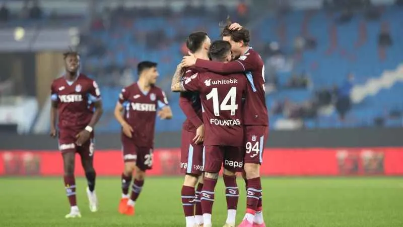 Trabzonspor, kupada Manisa FK'yı 3-1'le geçti